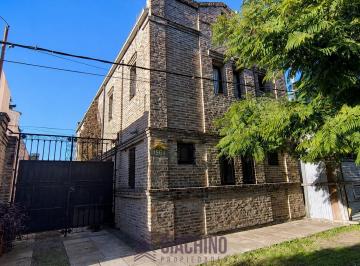 Casa · 162m² · 5 Ambientes · 3 Cocheras · Casa en Venta en Los Hornos