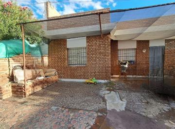 PH · 73m² · 4 Ambientes · 1 Cochera · Venta de PH. en El Ecntreo de General Roca
