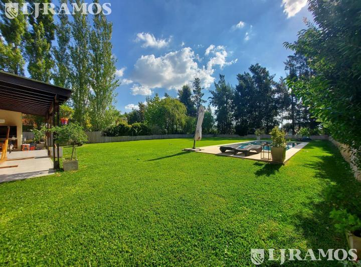 Casa · 204m² · 7 Ambientes · 1 Cochera