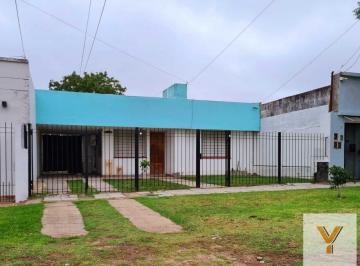 Casa · 100m² · 3 Ambientes · 1 Cochera · Casa en Venta - 2 Dorm. 2 Baños - Cochera - 430 m² - Quilmes