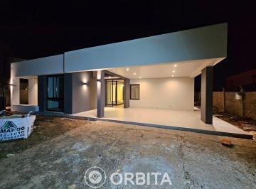 Casa · 151m² · 5 Ambientes · 2 Cocheras · Casa en Venta en Barrio San Felipe, Canning