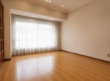 Casa · 167m² · 4 Ambientes · 1 Cochera · Venta / Permuta 4 Ambientes Quincho Patio Terraza Apto Credito