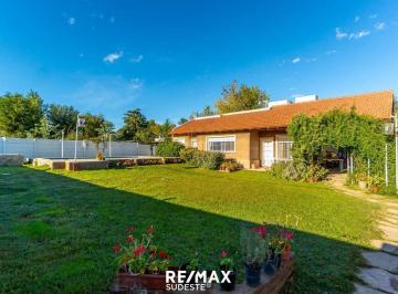Casa · 102m² · 3 Ambientes · 3 Cocheras · Venta Casa Bo. Patagonia 2d Apta Crédito