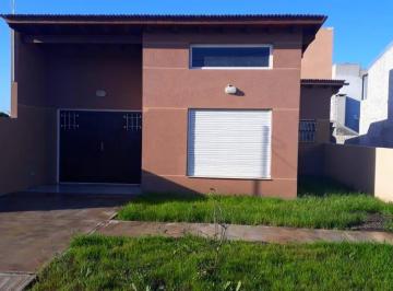Casa · 90m² · 4 Ambientes · 1 Cochera · Casa en Camet