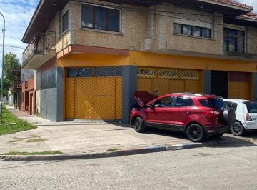 Local comercial · 307m² · 6 Ambientes · Local y Vivienda en Block en Av Champagnat