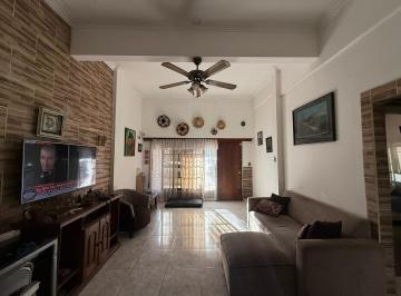 PH · 120m² · 3 Ambientes · 2 Cocheras · PH en La Perla