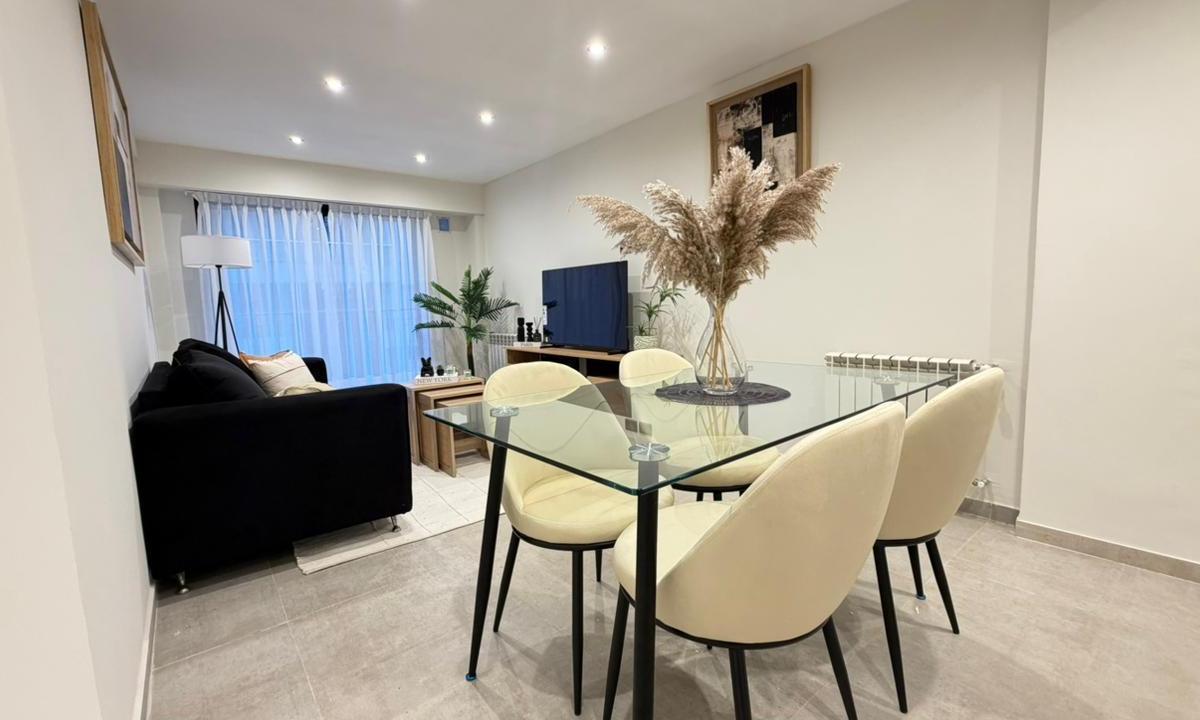 Departamento de 3 ambientes en venta, ubicado en el Centro