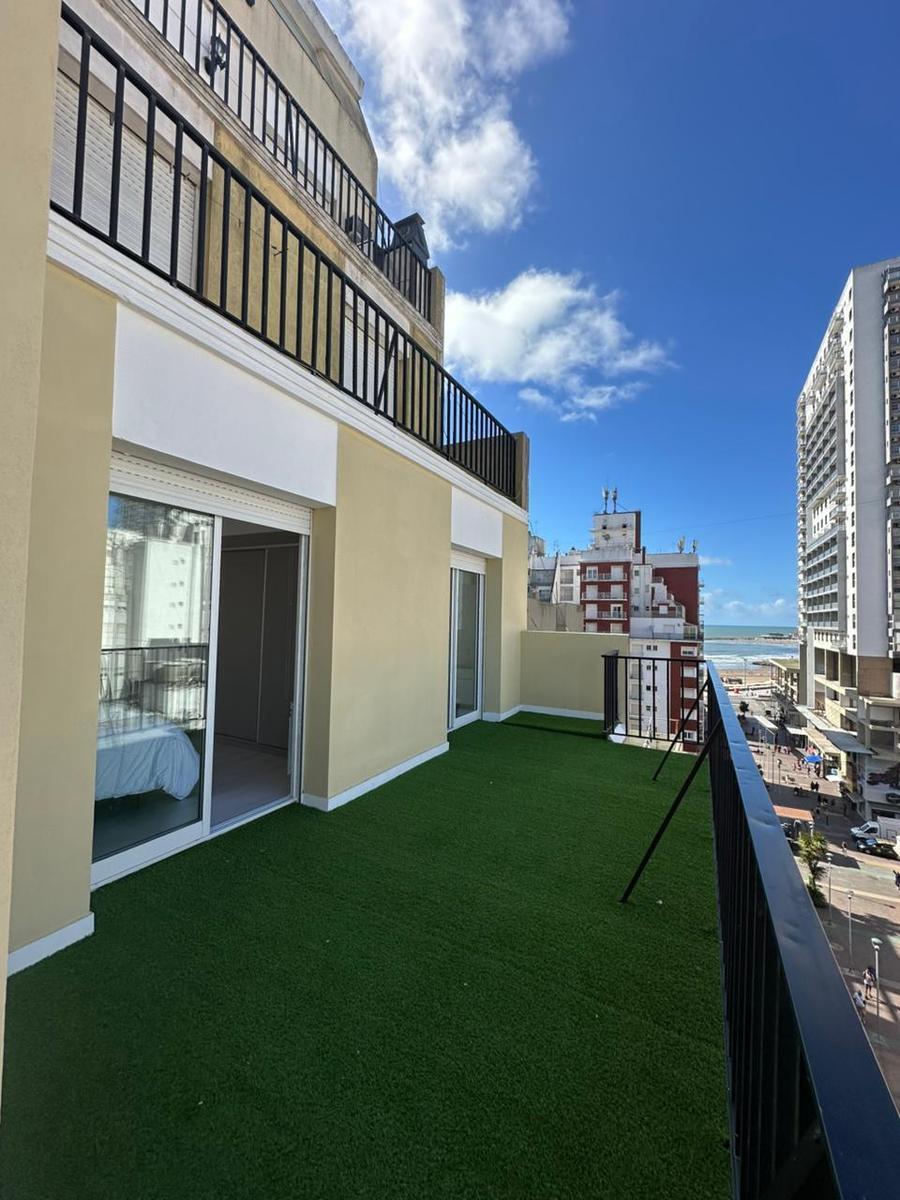 Depto 4 amb, 87m² con terraza privada y vista al mar — Centro