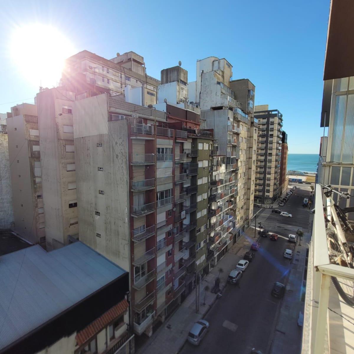 Departamento de 1 ambiente A la calle muy luminoso — Plaza Colón