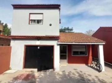 Casa · 133m² · 3 Ambientes · 1 Cochera · Casa en Venta - 2 Dorm. 1 Baño - San Clemente del Tuyú