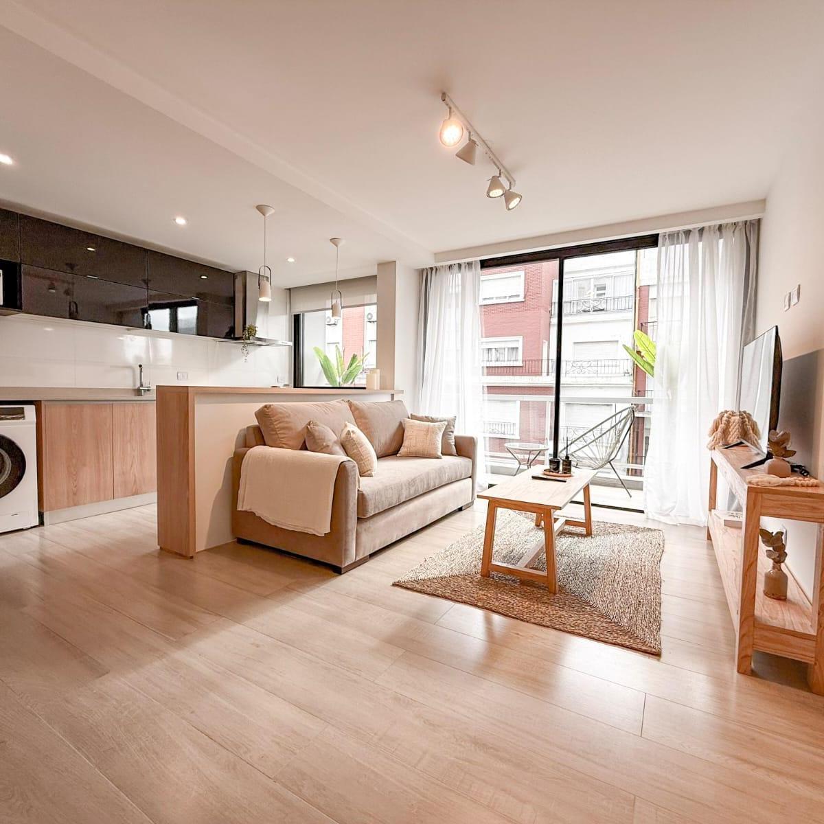 Departamento 2 amb con balcon a la calle