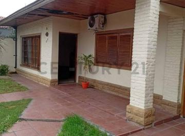 Casa · 117m² · 4 Ambientes · 1 Cochera · Venta Casa Chalet 4 Amb Wilde - Cochera y Jardín
