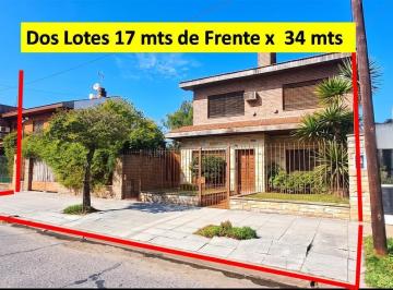 Casa · 211m² · 6 Ambientes · 10 Cocheras · Venta Casa 6 Amb Pileta en Boulogne Sur Mer