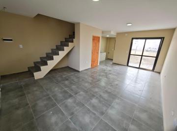 Casa · 75m² · 6 Ambientes · Duplex 2 Dorm. 2 Baños V. Cercano No Credito