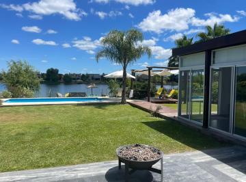 Casa · 1190m² · 8 Ambientes · 4 Cocheras · Casa en Venta a La Laguna con Muelle y Playa Propia - San Benito