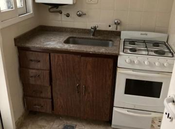 Departamento de 1 ambiente, Vicente López · Monoambiente en Planta Baja con Patio Apto Profesional