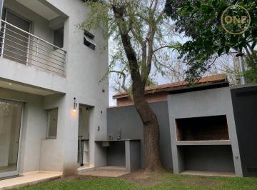 Casa · 73m² · 3 Ambientes · Casa en Alquiler en City Bell