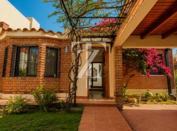 Casa de 13 ambientes, Salta · Espectacular Casa en B° Grand Bourg