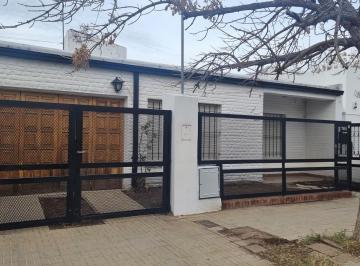 Casa · 120m² · 6 Ambientes · 1 Cochera · Alquiler Casa 3 Dorm. Barrio Brentana