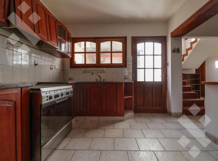 Casa · 230m² · 7 Ambientes