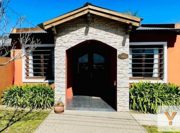 Casa · 150m² · 3 Ambientes · Casa en Venta - 2 Dorm. 2 Baños - Alberti