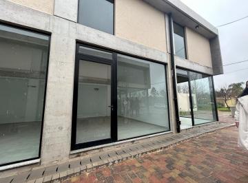 Local comercial · 22m² · 1 Ambiente · Local en Alquiler en Las Calandrias Funes Doble Altura a Estrenar 22 m²