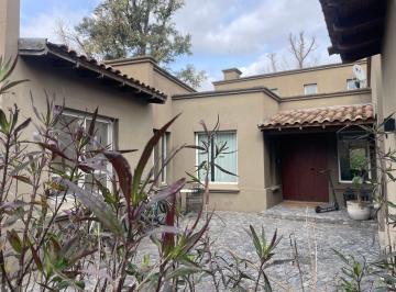Casa de 7 ambientes, Tigre · Casa de 246 m² con 3 Dorm. en Venta en El Encuentro