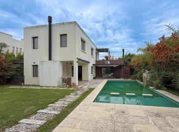 Casa · 181m² · 4 Ambientes · 3 Cocheras · Casa en Alquiler Anual Los Alisos Nordelta