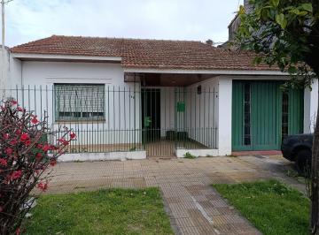 Casa · 264m² · 3 Ambientes · 1 Cochera · Casa en Temperley Este