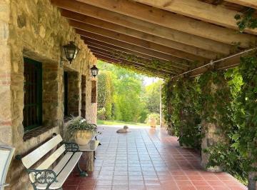 Casa de 8 ambientes, Villa Allende · Casa de Campo