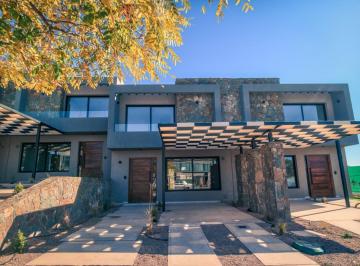 Departamento · 143m² · 5 Ambientes · 2 Cocheras · Departamento en Mendoza Norte Country Club