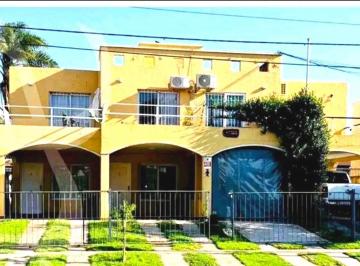 Departamento · 80m² · 3 Ambientes · 1 Cochera · Exclusividad Frente Al Lago: Propiedad de Categoría en Plena Costanera