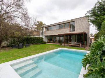 Casa · 190m² · 5 Ambientes · 2 Cocheras · Casas en Venta en Gonnet Entre Caminos La Plata