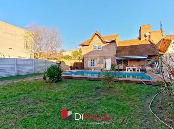 Casa · 184m² · 4 Ambientes · 3 Cocheras · Casa en de Vicenzo Grande