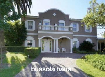 Casa · 250m² · 6 Ambientes · 2 Cocheras · Casa Al Lago en La Isla Nordelta