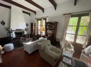 Casa · 300m² · 5 Ambientes · 8 Cocheras · Venta Casa 5 Ambientes en Villa Sarmiento