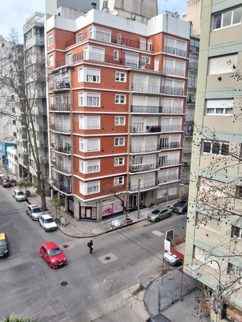 2 ambientes reciclado A la calle zona guemes