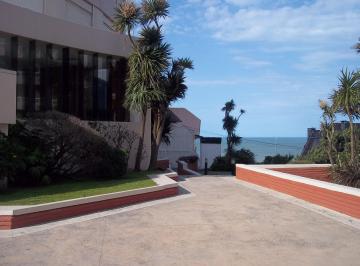 Entrada · Depto Reciclado, Muy Luminoso con Vista Al Mar, a Cuadras de Güemes.