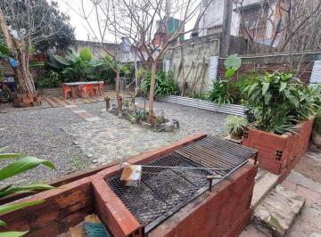Casa · 160m² · 5 Ambientes · 1 Cochera · Venta Casa V Insuperable Patio 2 Viviendas Cocher