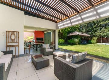Casa · 242m² · 5 Ambientes · 2 Cocheras · Venta. Casa - 5 Amb. B°. Santa Clara - Tigre