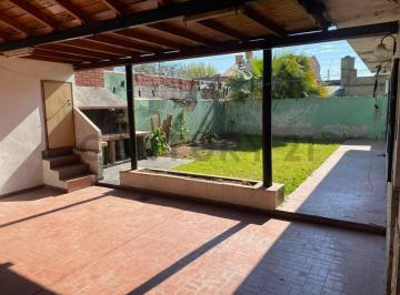 PH · 167m² · 4 Ambientes · 1 Cochera · Venta Casa Tipo PH 4 Ambientes en Ramos Mejía con Cochera, Parrilla y Jardín