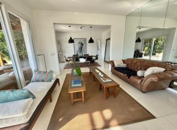 Casa · 393m² · 4 Ambientes · 1 Cochera · Casa en Alquiler en Santa Barbara, Tigre, G. B. a. Zona Norte