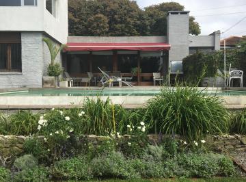 Casa de 5 ambientes, Mar del Plata · Casa en Los Troncos con Pileta y Jacuzzi