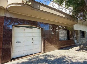 Casa · 225m² · 4 Ambientes · 2 Cocheras · Departamento en Parque Avellaneda