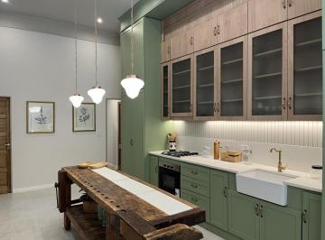 Casa · 151m² · 5 Ambientes · 1 Cochera · Casa Remodelada 100%