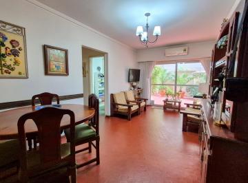Departamento · 49m² · 2 Ambientes · Impecable Departamento 2 Ambientes Amoblado con Patio Frente Al Mar en La Perla