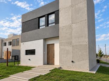 Casa de 4 ambientes, Córdoba · Dueño Vende Casa 3 Dorm. - 3 Baños
