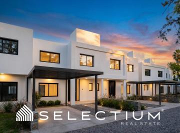 Casa · 150m² · 6 Ambientes · 2 Cocheras · Casa en Housing en Argüello | 200 m² | 3 Dorm., 3 Baños y 2 Cocheras