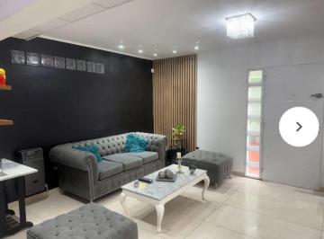 Casa · 205m² · 4 Ambientes · Venta Casa 4 Ambientes Moron con Local