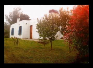 Casa · 80m² · 2 Dormitorios · Casa en Acantilados Sobre Dos Terrenos